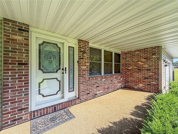 3rd image of 3750 E Lake Shore Dr