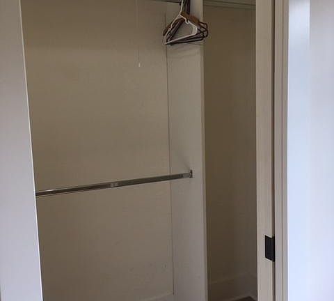 2nd image of 406 Hawthorne St #B