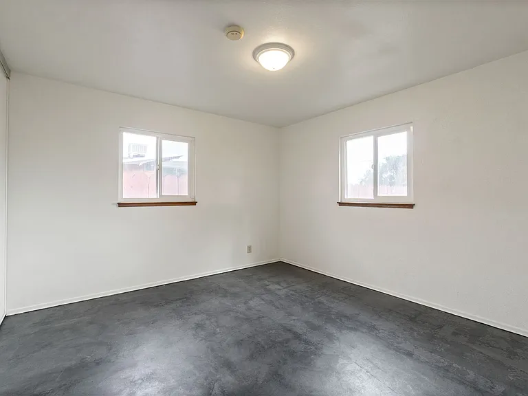 1213 Rogers St — Photo 6