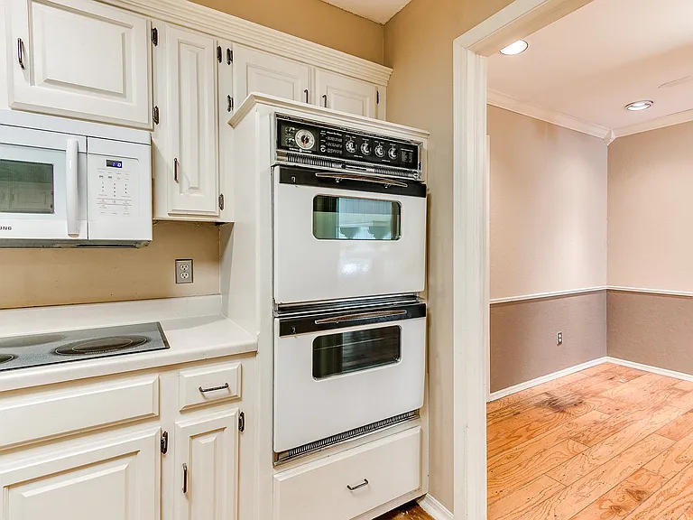 6313 Avalon Ln — Photo 14