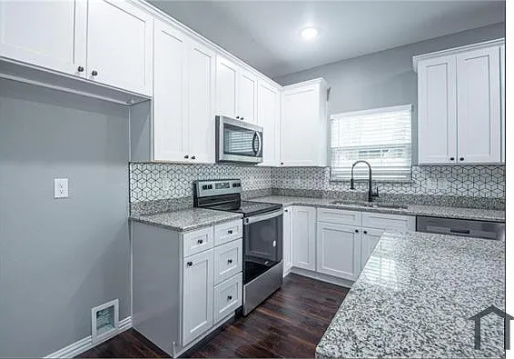3930 Roberts Ave — Photo 7