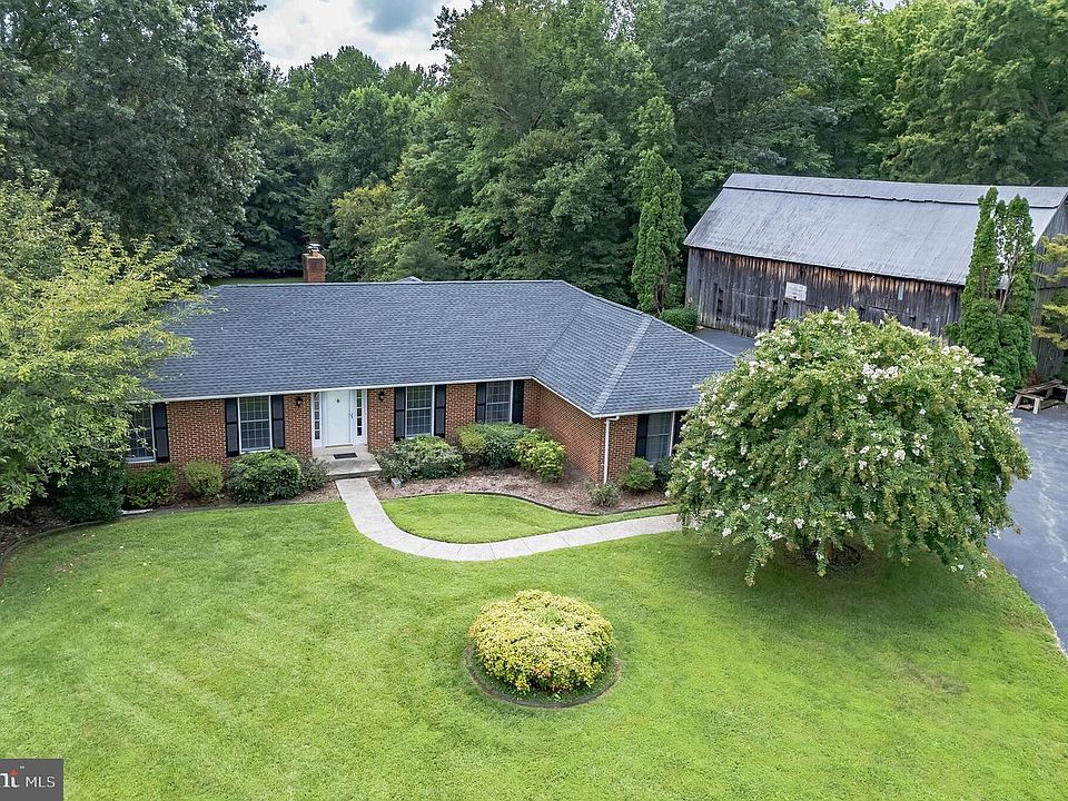 1st image of 12440 White Oak Ct