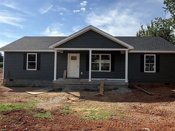 207 N 9th St, Cave City, KY 42127