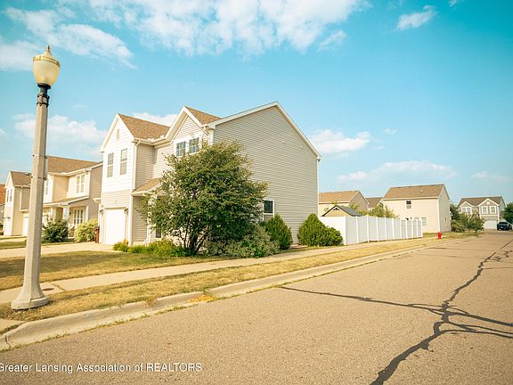 3rd image of 502 Wendover Dr