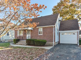 110 Hamilton Ave, Elmwood Park, NJ 07407