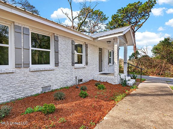 4th image of 211 Depot St