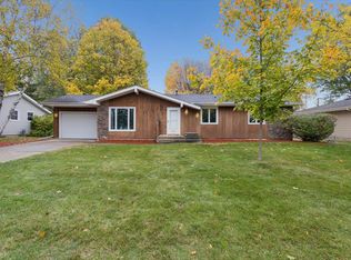 2724 Sherwood Dr, Janesville, WI 53545