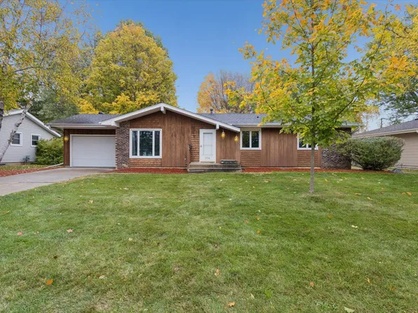 2724 Sherwood Dr, Janesville, WI 53545