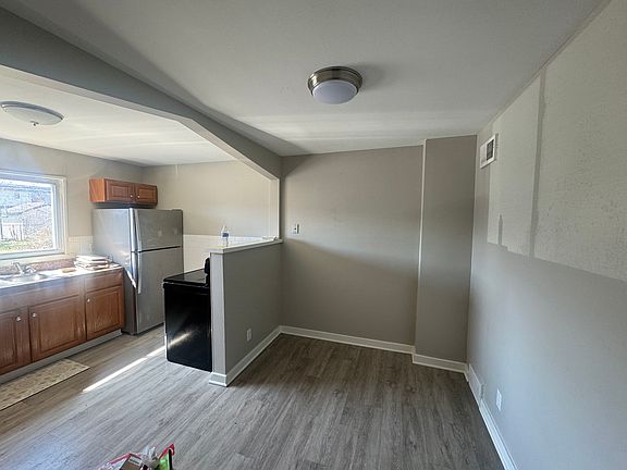 3rd image of 2719 Sheridan Dr #2