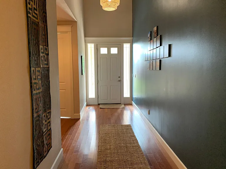 847 W S St — Photo 3