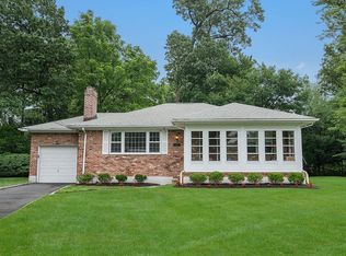 17 Dorset Ln, Summit, NJ 07901