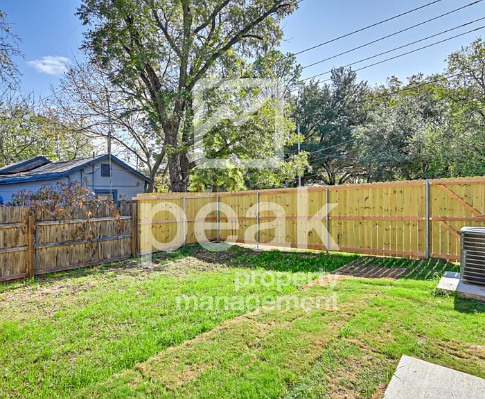 302 Byron St — Photo 26