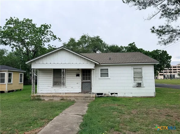 2408 E Brazos St, Victoria, TX 77901