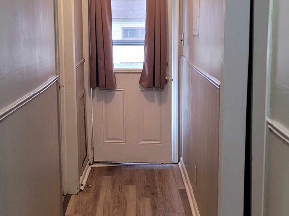 22303 Grove Pointe St