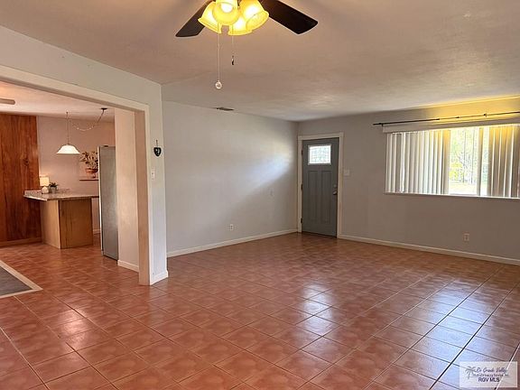 5th image of 2226 E Austin Ave