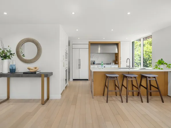 212 Warren Street 2C image 3 of 20