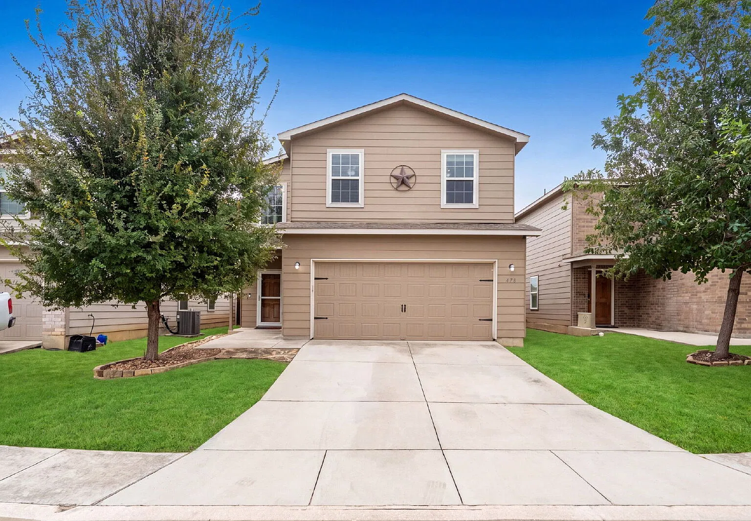 3 bed, 2.5 bath, 1837 sqft, $1,995 — Photo 3