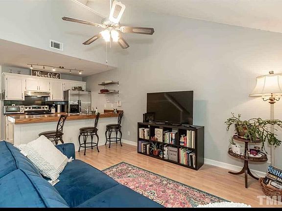 3rd image of 602 Gatehouse Ln #602