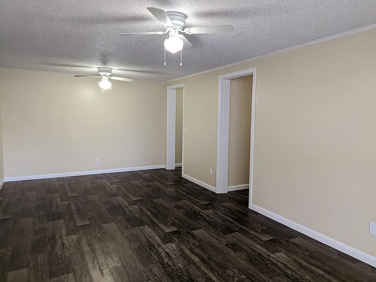 Sunrise Apartments — Photo 18