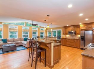 1612 Hartford Tpke, North Haven, CT 06473