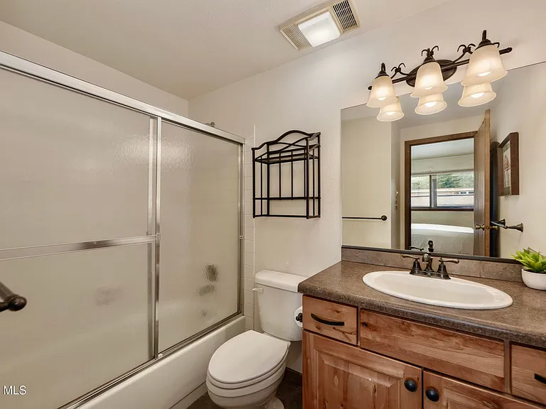 128 Village Dr #4-202-22 — Photo 16