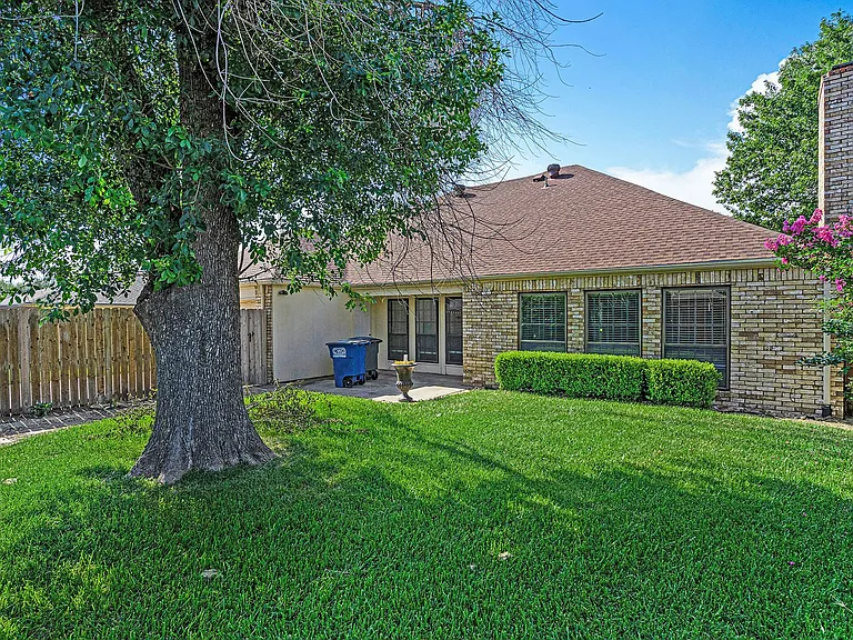 802 Pebblebrook Dr — Photo 23