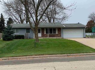 408 W Angus Ct, Maquoketa, IA 52060