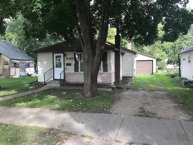 1st image of 1028 N Prairie Ave