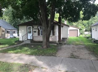 1028 N Prairie Ave, Fairmont, MN 56031