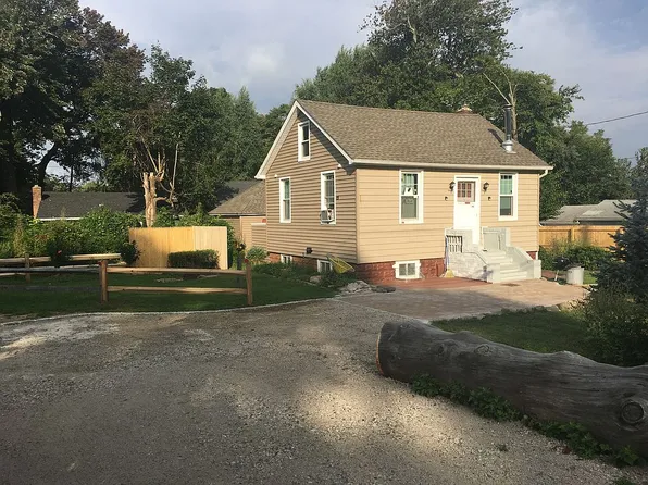 160 Alder Dr, Kings Park, NY 11754