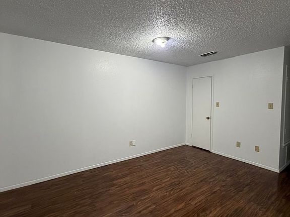 4th image of 604 E Alston St #10