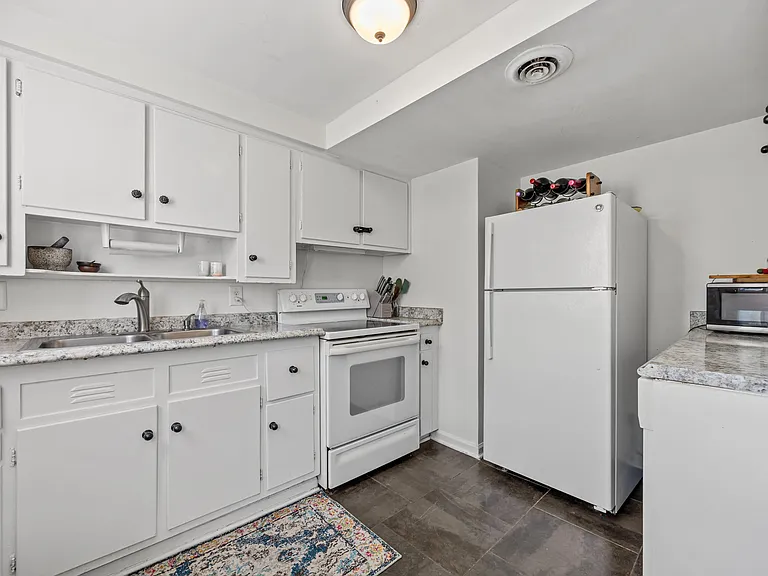 1030 Nichols Dr — Photo 10