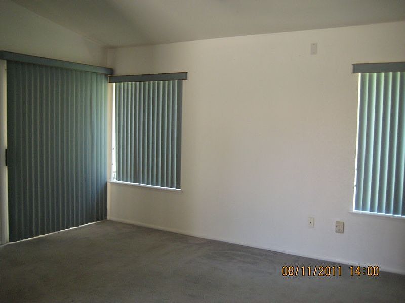 1017 Calle Luna, Brawley, CA 92227 Zillow