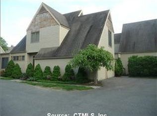 6 Cottonwood Ct, Granby, CT 06035