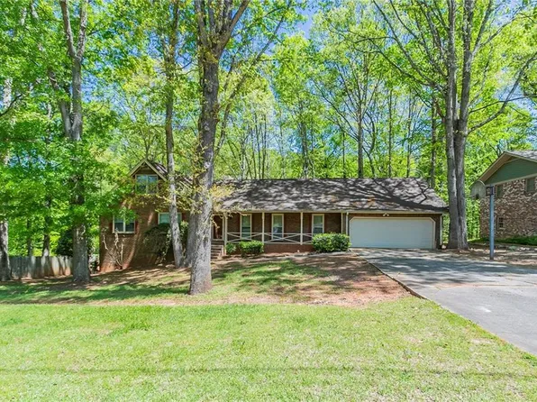 2352 Rockwood Way, Stone Mountain, GA 30087