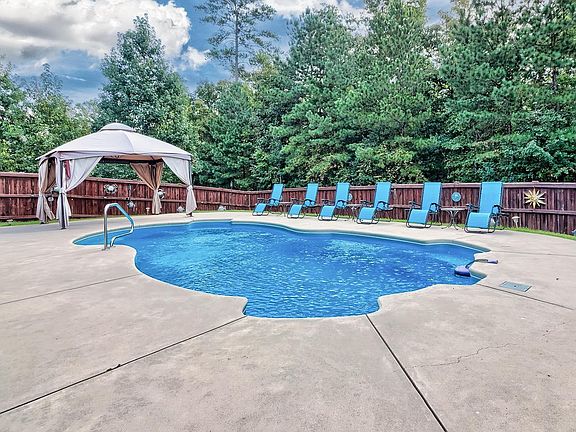 5th image of 246 Woodmill Cir