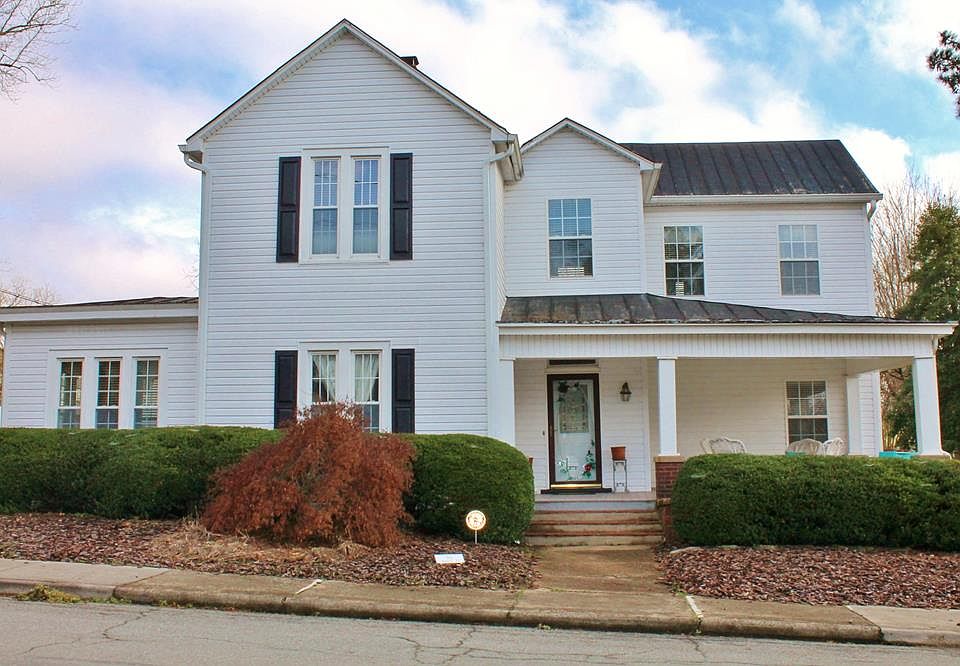 1st image of 903 Marshall Ave