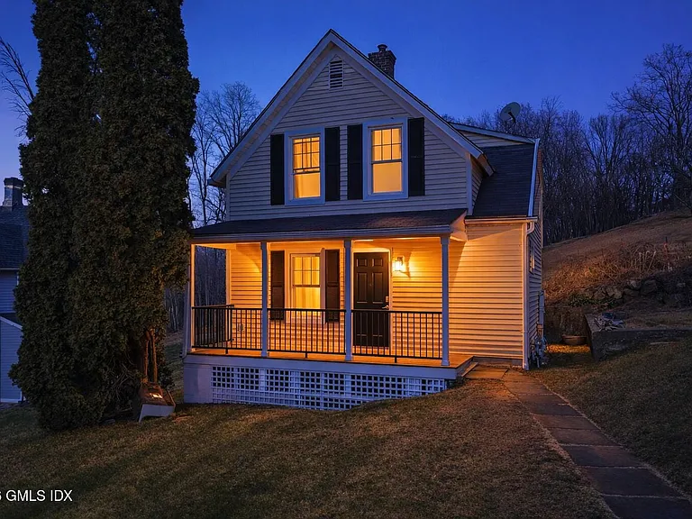 2 Sherman Ave #COTTAGE — Photo 1