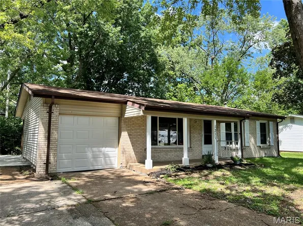 1311 Claudine Dr, Saint Louis, MO 63138
