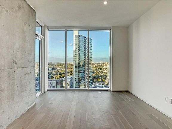 5th image of 301 West Ave APT 2502