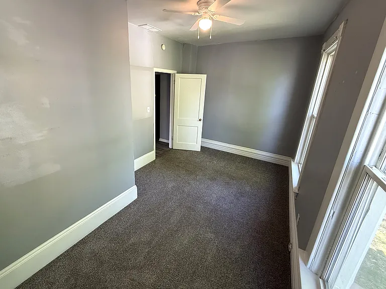 133 W 13th St #3 — Photo 4