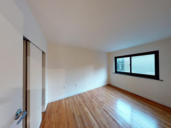 5th image of 50 Prince St APT 4B