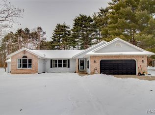 1327 Deer Creek Rd, Greenville, IL 62246