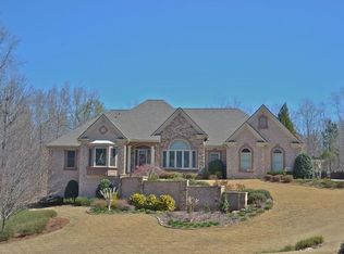 935 Chateau Forest Rd, Hoschton, GA 30548