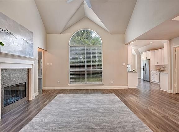 5th image of 2228 Ellis Dr