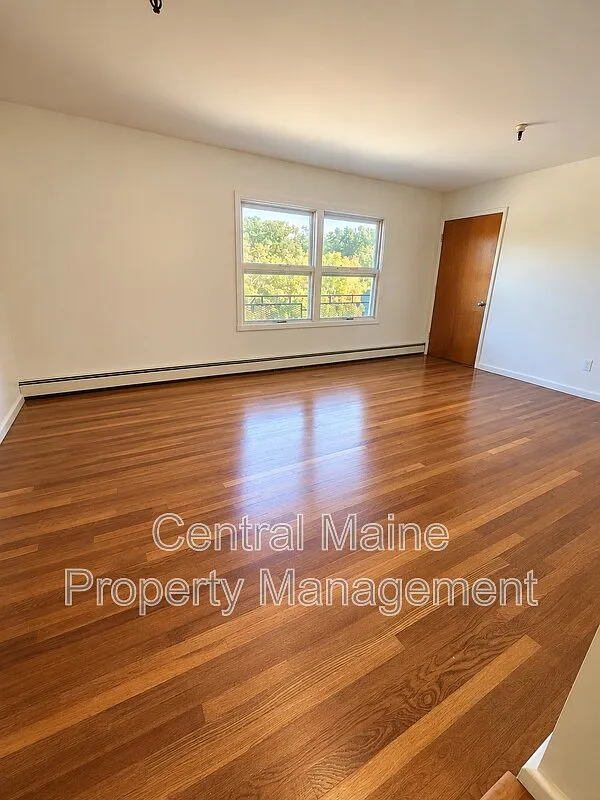2 bed, 1.0 bath, $1,650 — Photo 3