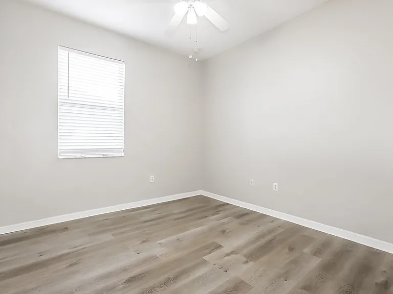 2459 Hamlet Cir — Photo 12
