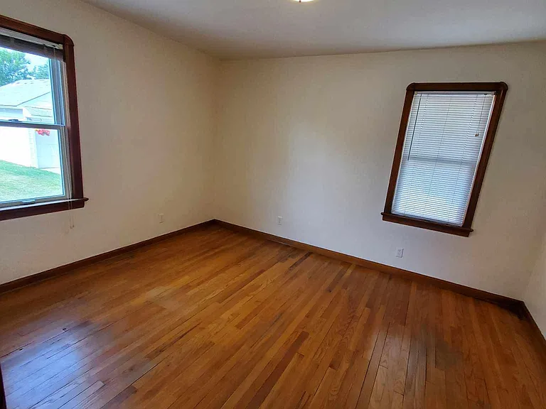 1510 Tuxedo Ave — Photo 17