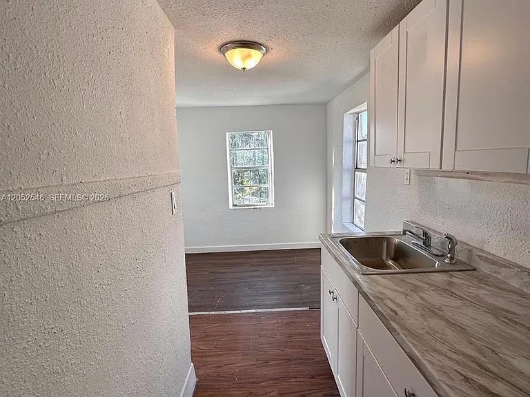 3660 NW 20th Ave #4 — Photo 8