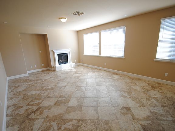 2nd image of 1667 Montrose Ln